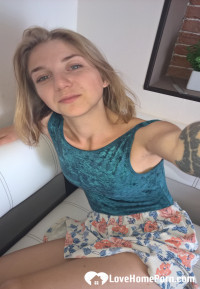 Housemaid fooling around at her master's house