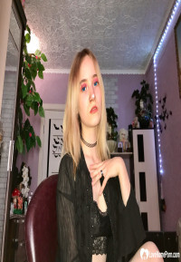 My cute stepsister took these for her boyfriend