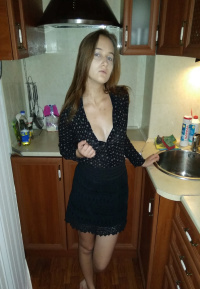 Cute teen decides to go completely nude