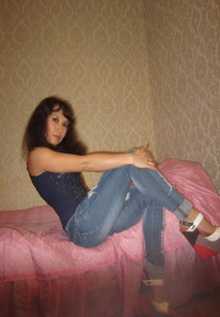 Incredible wife takes off her jeans and lingerie